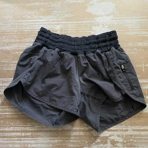 Lululemon tracker shorts